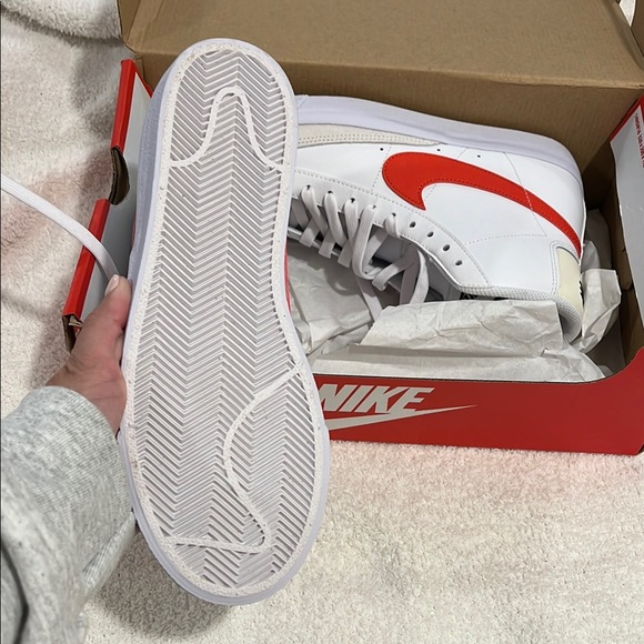 Nike Kids White and Red Sneakers - Picture 6 of 7